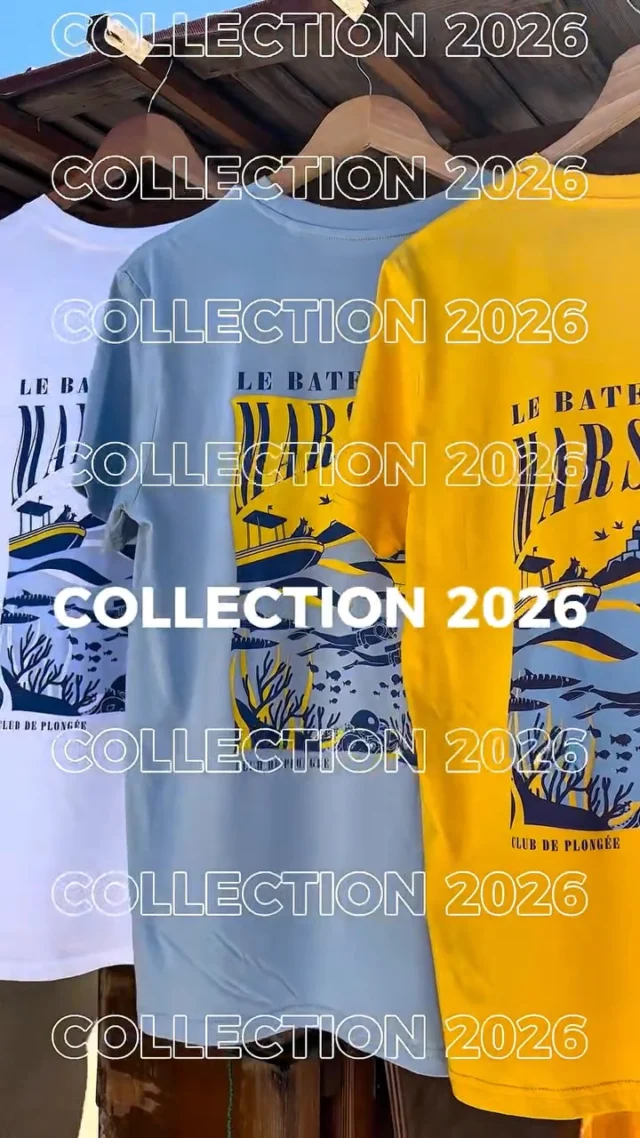 🤩 NOUVELLE COLLECTION 2026 🤩
Après 3ans de loyaux services, le t-shirt Le bateau jaune s’est refait une beauté 💅  👉 nouvelle saison, nouveau design !
Fait maison par la talentueuse Lisa 😎  On vous propose cette année un nouveau t-shirt en 3 coloris : jaune, bleu et blanc !  En vente directement au club ☀️ Et nous proposons également le visuel en affiche 👀  C’est lequel votre préféré ? Dites-nous en commentaire 🥰  #marseille #clubdeplongée #plongeesousmarine #vetements #plongeemarseille